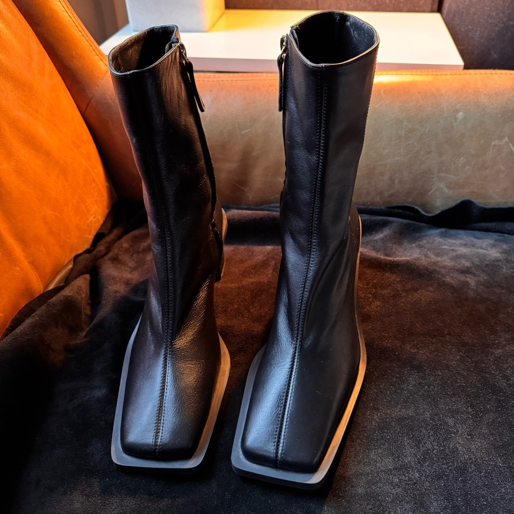 Zara black genuine leather block heel ankle boots Minimal luxe
1213101080039-1 - Picture 11 of 16